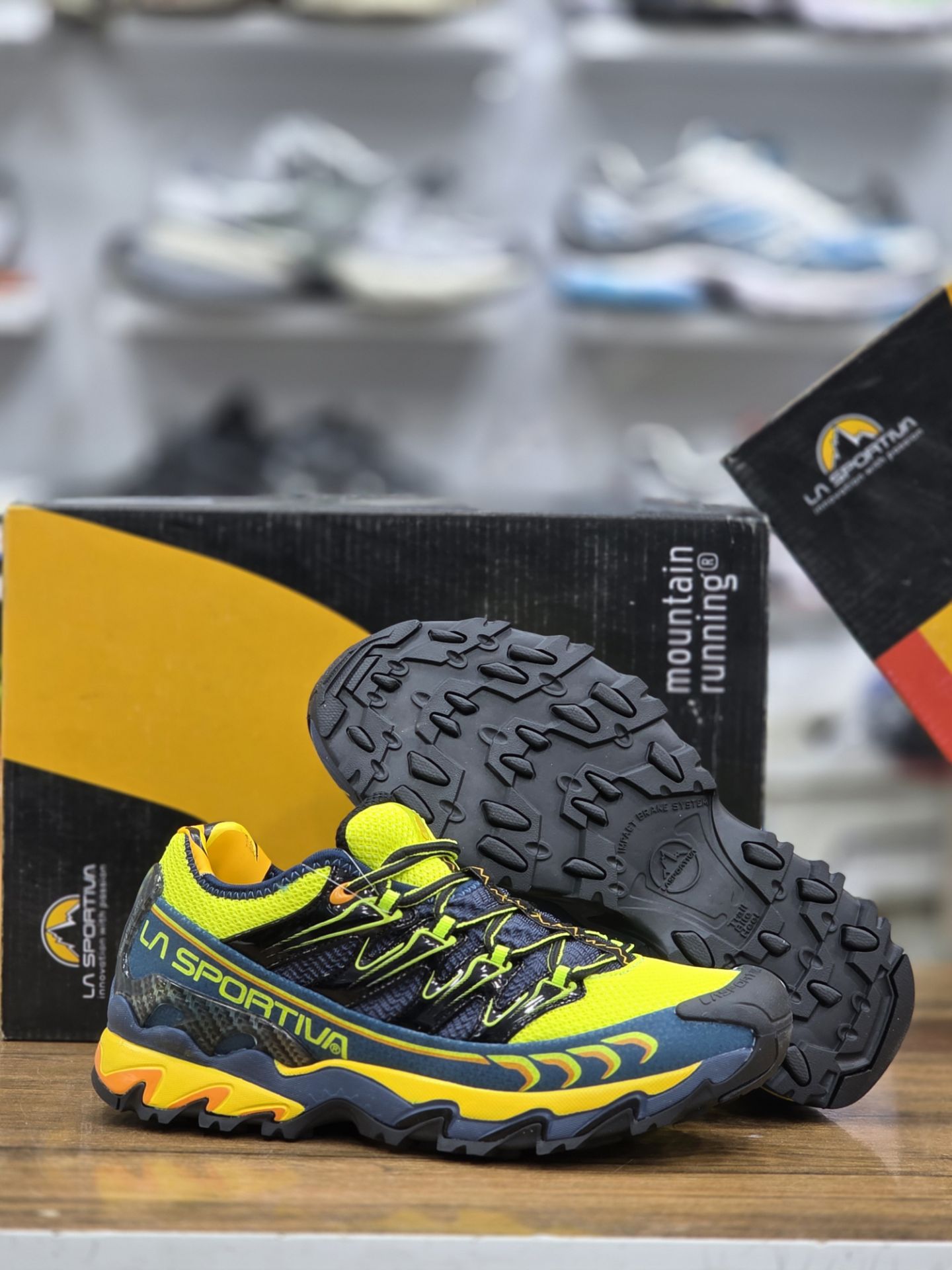 کتونی ورزشی مردانه برند LA SPORTIVA تنفس پذیر زیره ضد سایش و لغزش